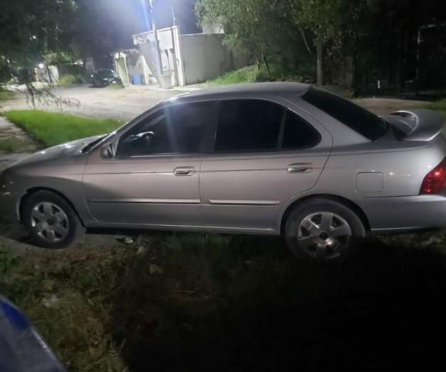 Roban vehículo al exterior de cine Roban vehículo al exterior de cine
