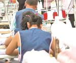 Maquiladoras recortan empleos por aranceles