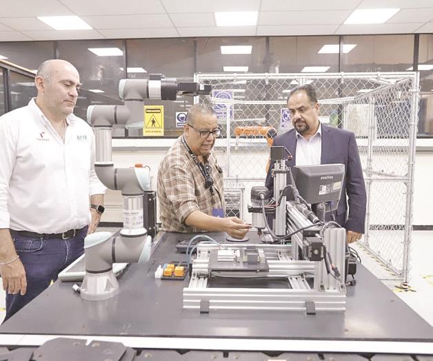 Visita la UTTN subsecretario de Educación en el Estado