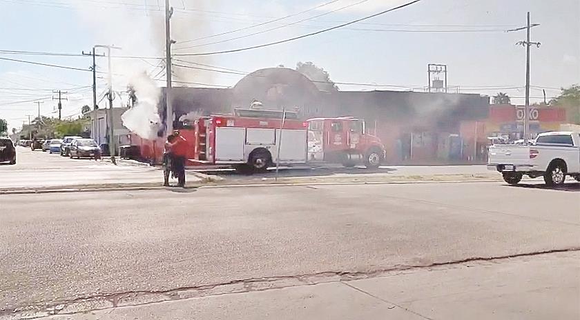 Se incendia carnicería y asadero Se incendia carnicería y asadero