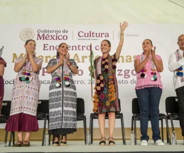 Claudia Sheinbaum rinde homenaje a mujeres indígenas en Guerrero Claudia Sheinbaum rinde homenaje a mujeres indígenas en Guerrero