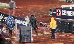 Lluvia en Ciudad de M&eacute;xico retrasa inicio de partido Cruz Azul vs Toluca