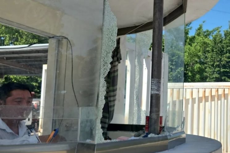 Protesta en Hunucmá: Vecinos atacan CFE por cortes de luz Protesta en Hunucmá: Vecinos atacan CFE por cortes de luz