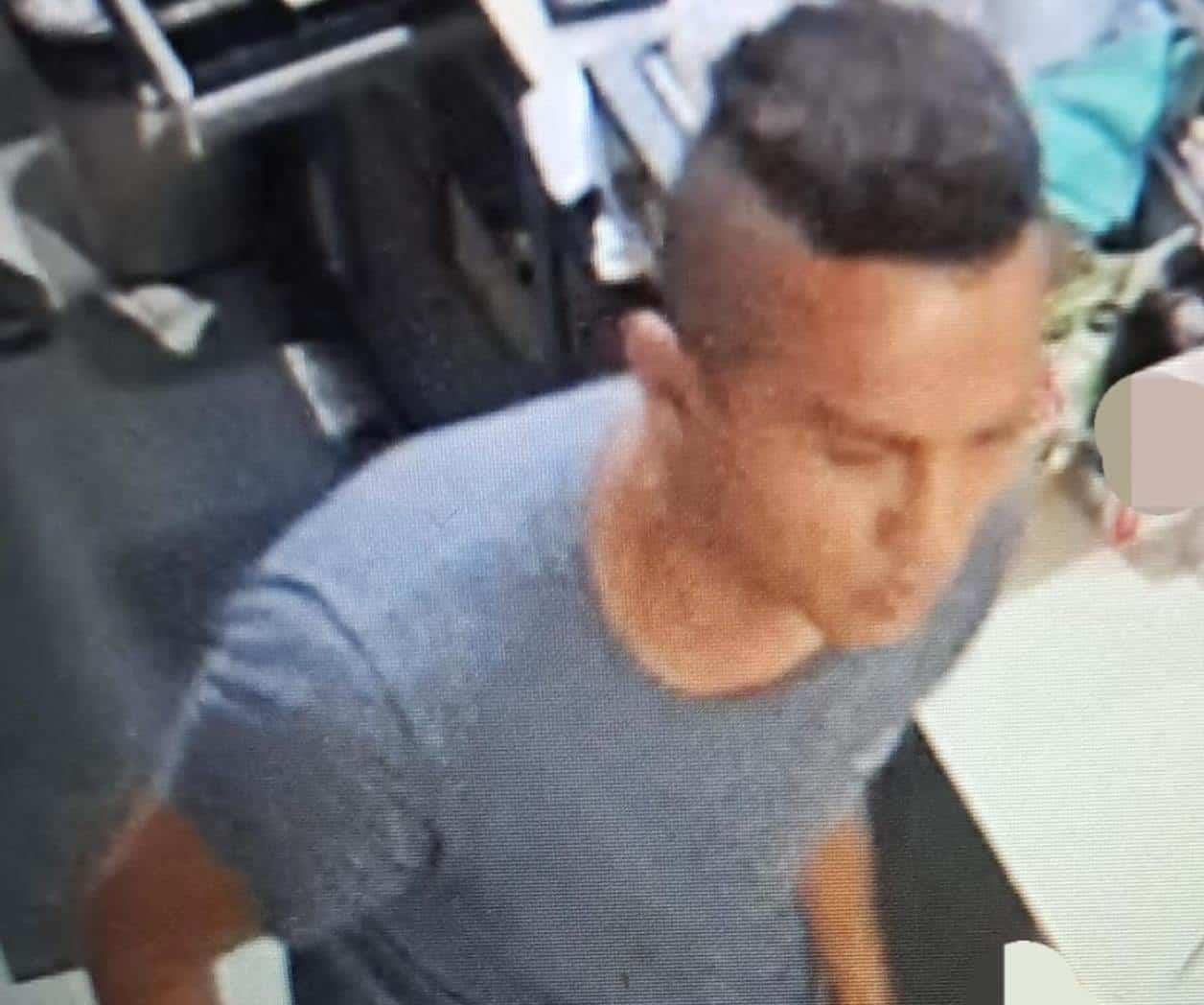 Se lleva delincuente jugoso botín de tienda