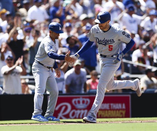 Dodgers de Los Ángeles empatan la carrera por el Oeste en Liga Nacional Dodgers de Los Ángeles empatan la carrera por el Oeste en Liga Nacional