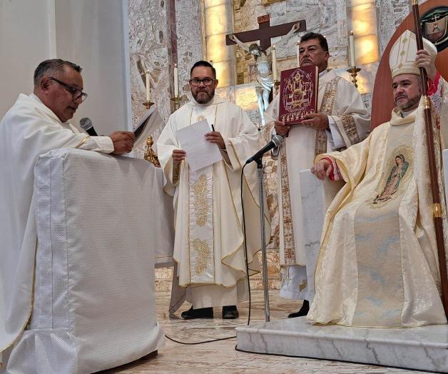 Dan nombramiento a Rector de Concatedral