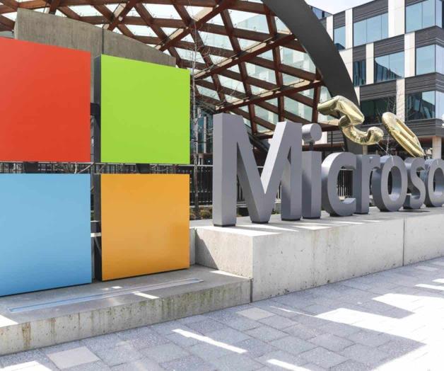 Manifestantes ocupan oficina de presidente de Microsoft en protesta por nexos de empresa con Israel Manifestantes ocupan oficina de presidente de Microsoft en protesta por nexos de empresa con Israel