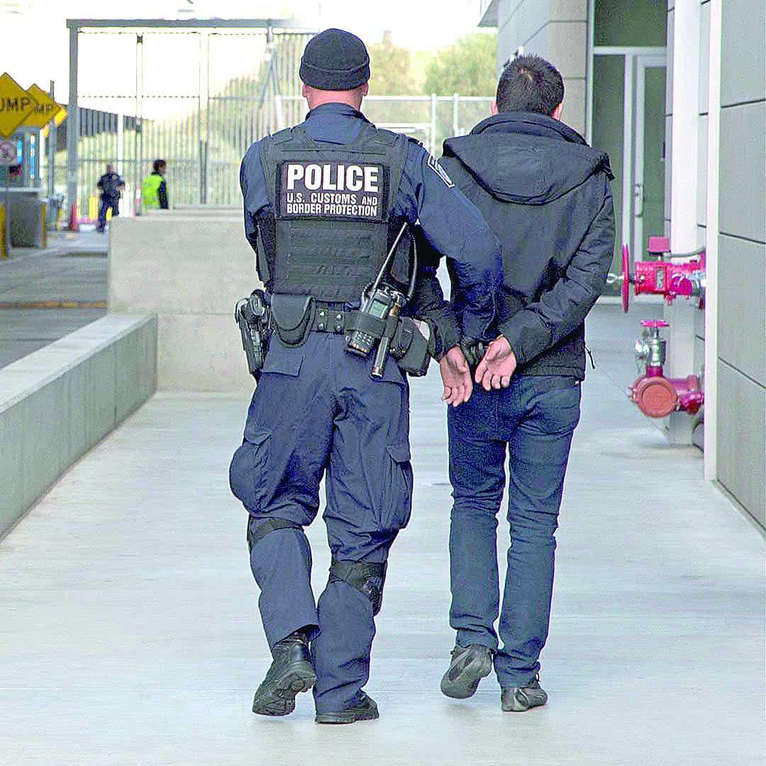 Detienen a hombre por delito sexual contra niño