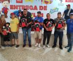 Apoyan con mochilas y útiles  escolares a sus trabajadores