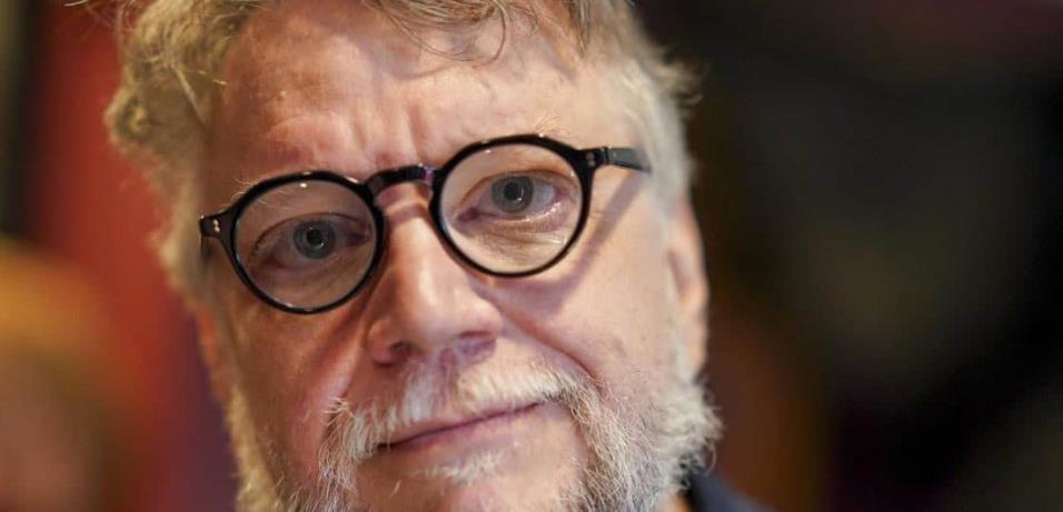 Del Toro casi pierde su colección de cine en un incendio; ahora se despide de parte de ella