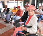 Abandonan a los  adultos mayores