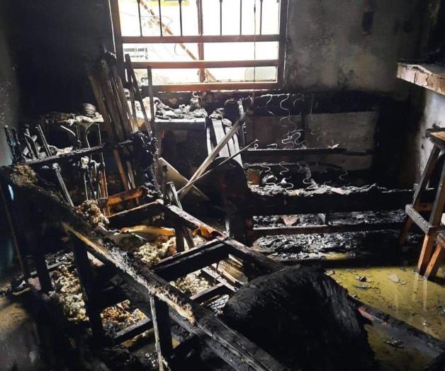 Arrasa incendio con vivienda de familia Arrasa incendio con vivienda de familia