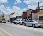 Familias a merced de comerciantes abusivos