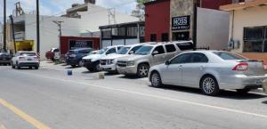 Familias a merced de comerciantes abusivos