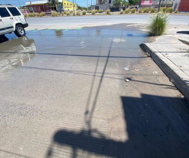 Se quejan de fugas de aguas residuales en la Colosio Se quejan de fugas de aguas residuales en la Colosio