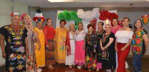 Listas para ¡Fiesta Mexicana!