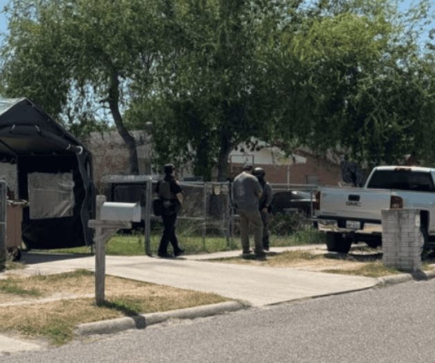 Detiene la policía a dos personas con enervantes Detiene la policía a dos personas con enervantes