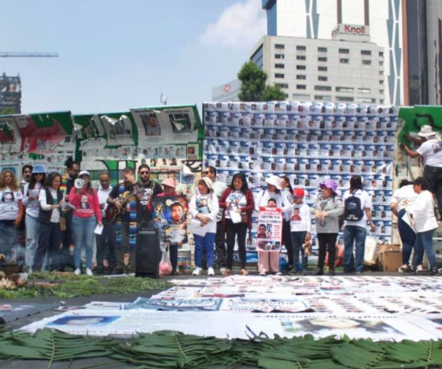 Familiares de desaparecidos marchan en CDMX Familiares de desaparecidos marchan en CDMX