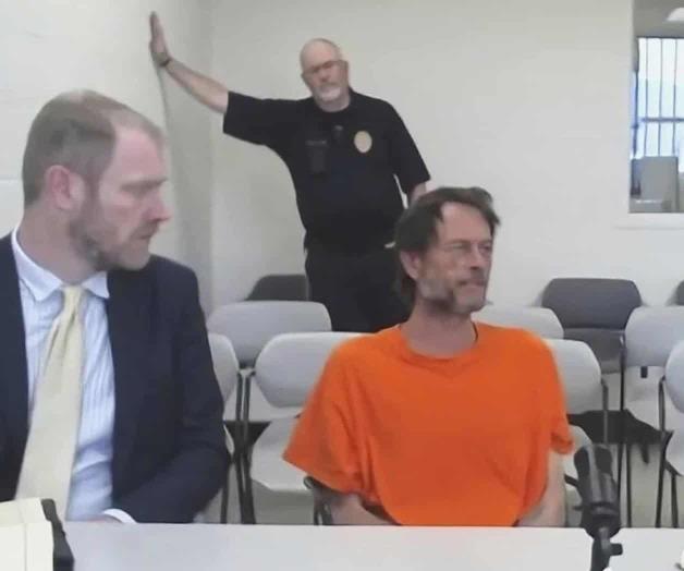 Enfrenta 4 cargos de asesinato Enfrenta 4 cargos de asesinato