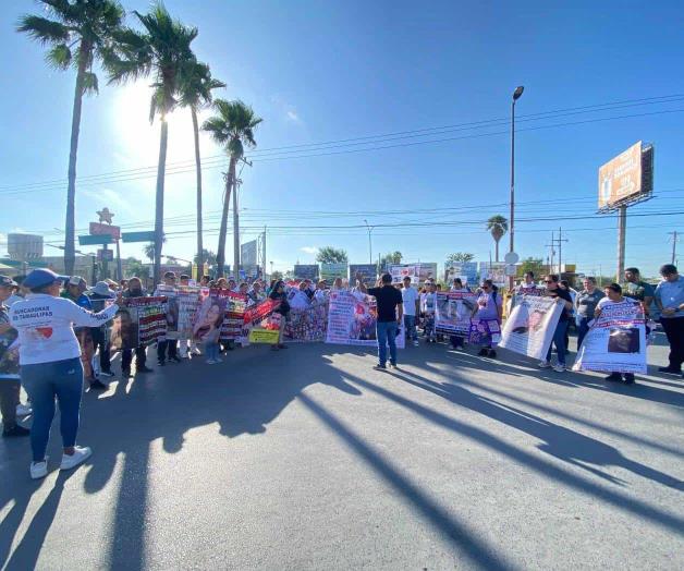 Marchan por desaparecidos Marchan por desaparecidos