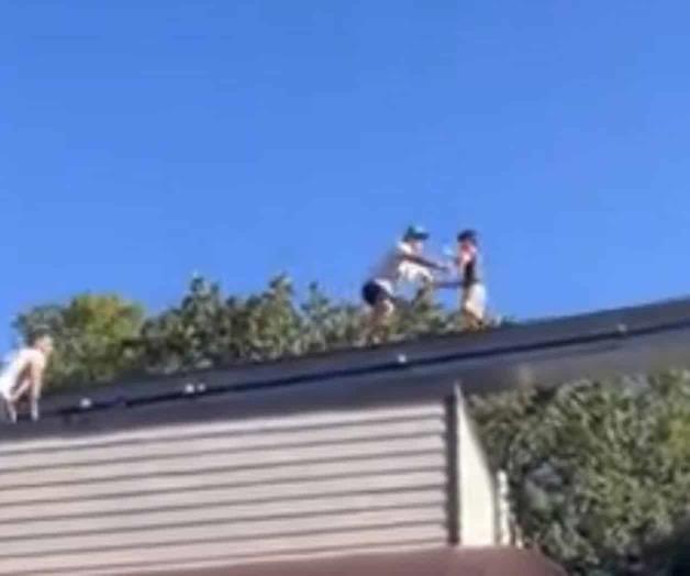 Rescate de película de un niño perdido en monorriel Rescate de película de un niño perdido en monorriel