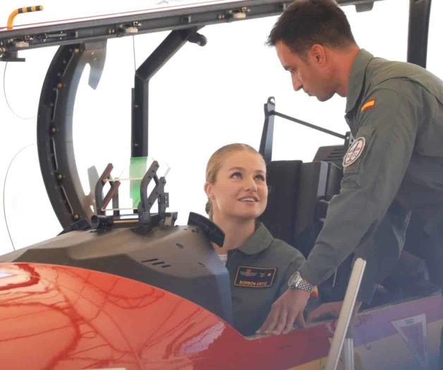 Ingresa a Academia del Aire y el Espacio Ingresa a Academia del Aire y el Espacio