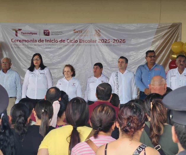 Autoridades dan arranque a clases Autoridades dan arranque a clases