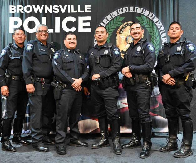 Celebran el ascenso de dos nuevos sargentos Celebran el ascenso de dos nuevos sargentos
