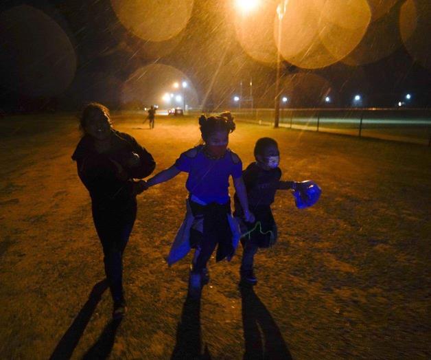 Verifica ICE identidad de padres de los niños Verifica ICE identidad de padres de los niños