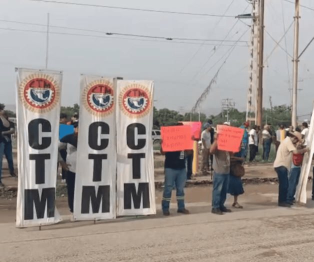 Integrantes de la CTM protestan en refinería de Salina Cruz, Oaxaca Integrantes de la CTM protestan en refinería de Salina Cruz, Oaxaca