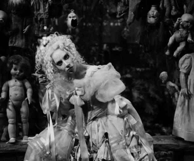 Lady Gaga estrena video The Dead Dance en la Isla de las Muñecas