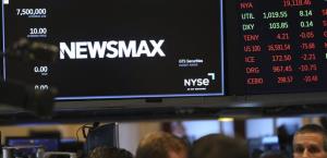 La cadena conservadora Newsmax presenta demanda antimonopolio contra Fox News
