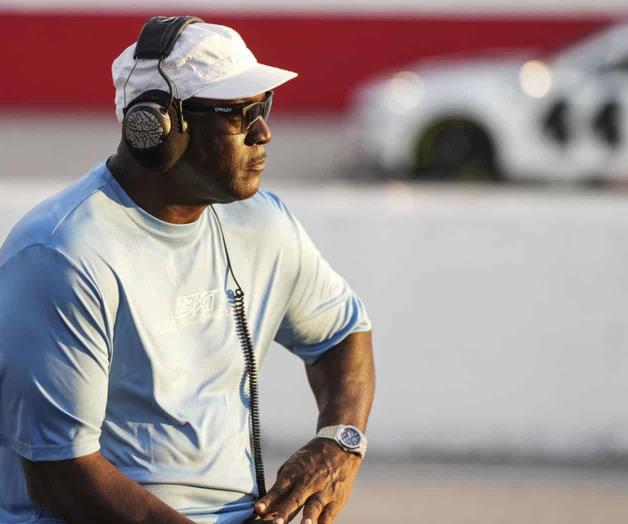 Escudería de Michael Jordan en NASCAR lucha por estatus de charter en medio de demanda explosiva Escudería de Michael Jordan en NASCAR lucha por estatus de charter en medio de demanda explosiva