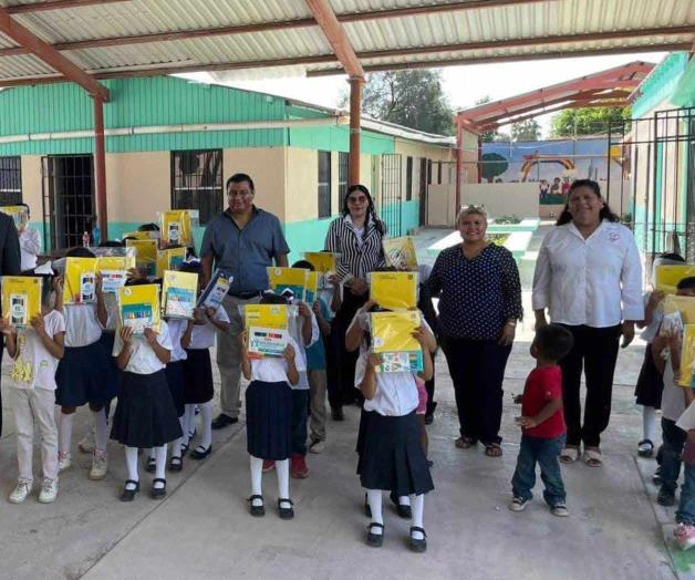 Sigue la entrega de útiles escolares Sigue la entrega de útiles escolares