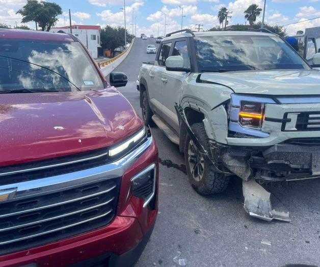 Choca conductora camioneta el&eacute;ctrica