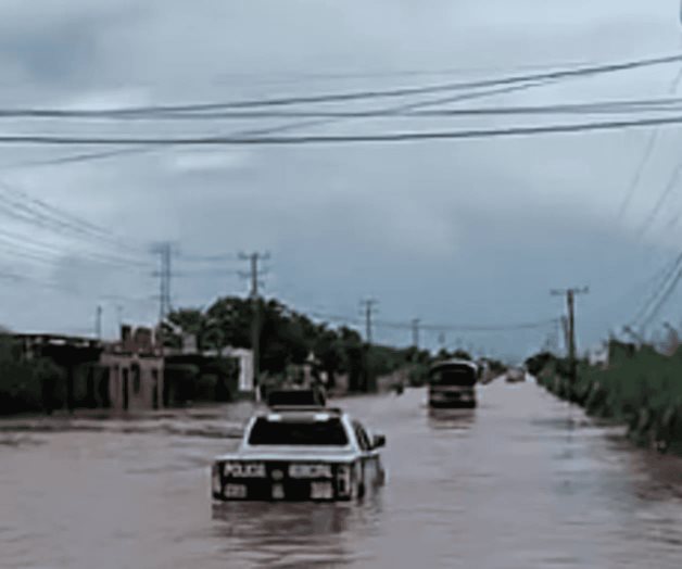 Lorena deja inundaciones y cortes de energía eléctrica en Sonora Lorena deja inundaciones y cortes de energía eléctrica en Sonora