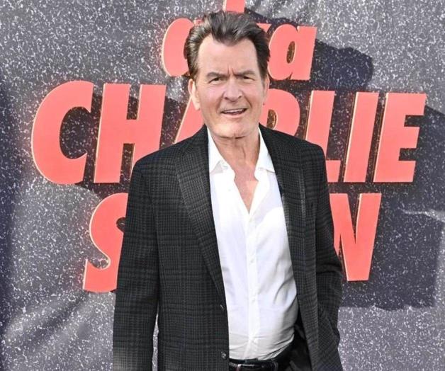 Charlie Sheen revela sus experiencias sexuales con hombres Charlie Sheen revela sus experiencias sexuales con hombres