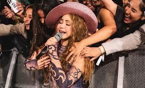Shakira deslumbra en concierto bajo la lluvia en Querétaro Shakira deslumbra en concierto bajo la lluvia en Querétaro