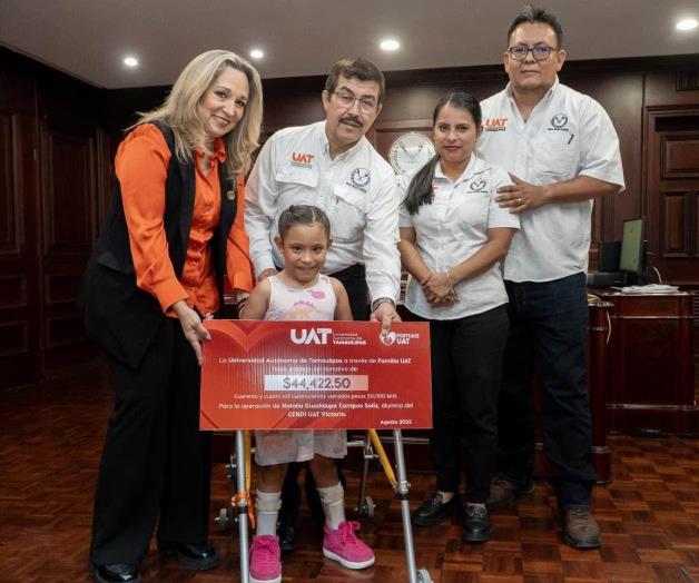 Familia UAT entrega donativo en apoyo a la pequeña Natalia Familia UAT entrega donativo en apoyo a la pequeña Natalia