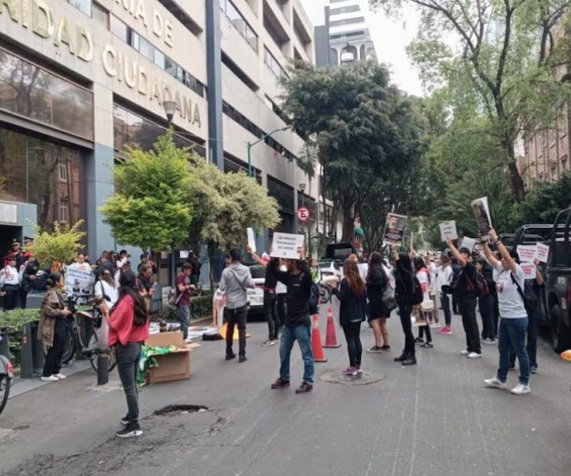 Manifestantes exigen atención a denuncias de maltrato animal