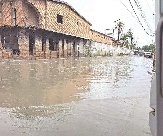 Colapsa la tormenta calles de la ciudad Colapsa la tormenta calles de la ciudad