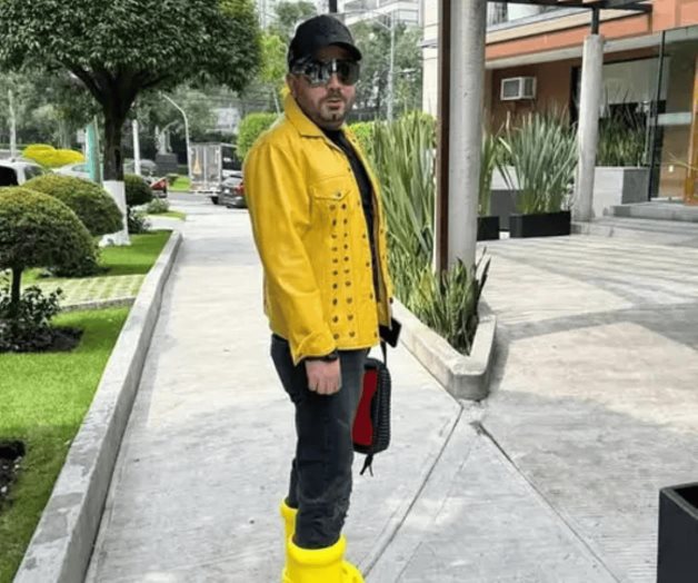 Con llamativo look Con llamativo look