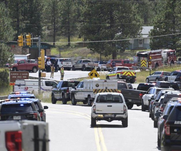 Tiroteo en escuela de Denver deja 3 adolescentes heridos graves, incluido el presunto tirador Tiroteo en escuela de Denver deja 3 adolescentes heridos graves, incluido el presunto tirador