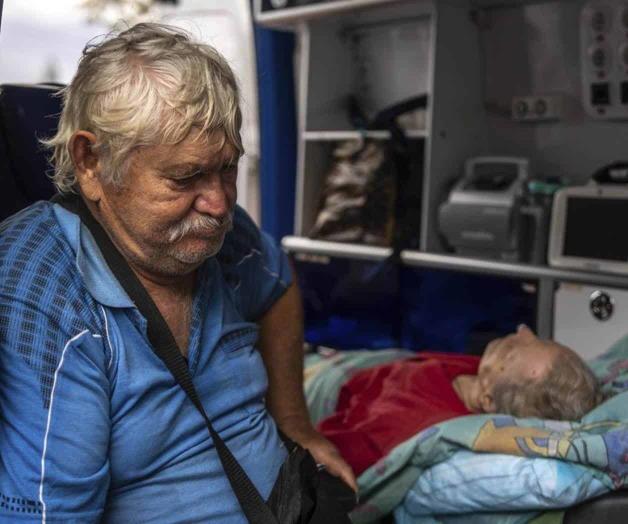 Bomba planeadora rusa mata a 24 personas en el este de Ucrania Bomba planeadora rusa mata a 24 personas en el este de Ucrania