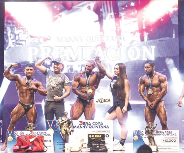 Muestran físico sobre la tarima Muestran físico sobre la tarima