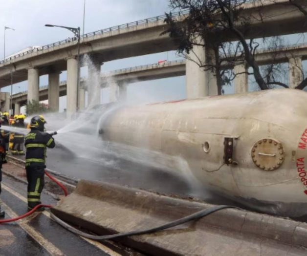 Capta C5 volcadura y explosión de la pipa Capta C5 volcadura y explosión de la pipa