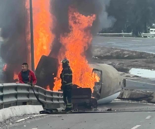 Confirman 3 muertos y 70 lesionados por volcadura de pipa en Iztapalapa Confirman 3 muertos y 70 lesionados por volcadura de pipa en Iztapalapa