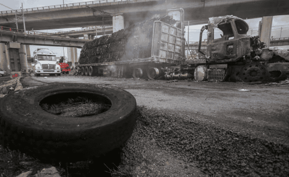 Capta C5 volcadura y explosión de la pipa Capta C5 volcadura y explosión de la pipa