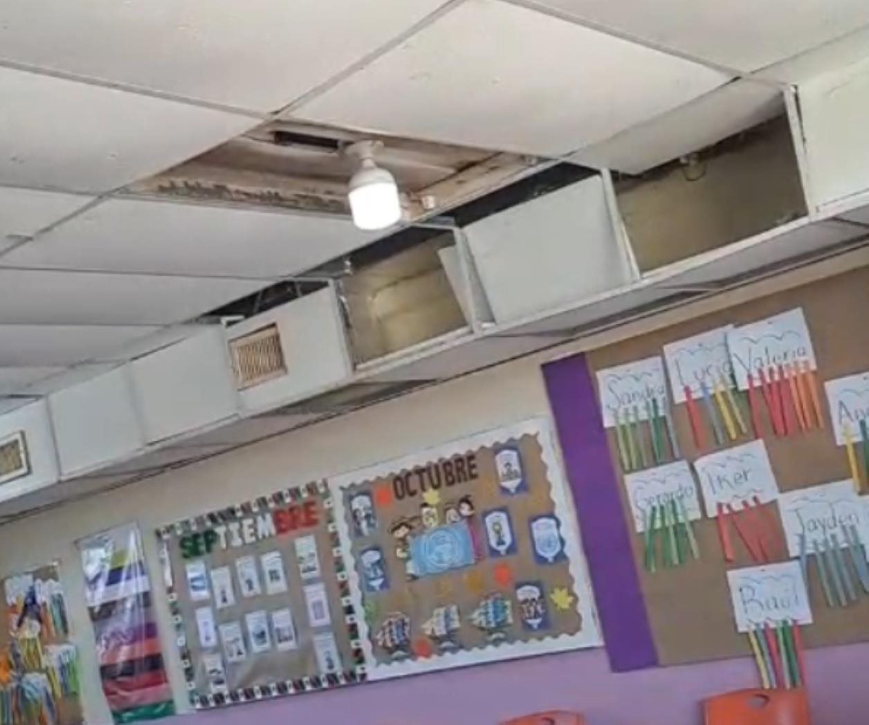 Una escuela  se está derrumbando
