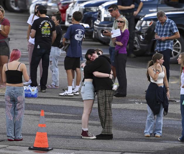 Sospechoso de tiroteo en secundaria expresó opiniones neonazis en línea Sospechoso de tiroteo en secundaria expresó opiniones neonazis en línea